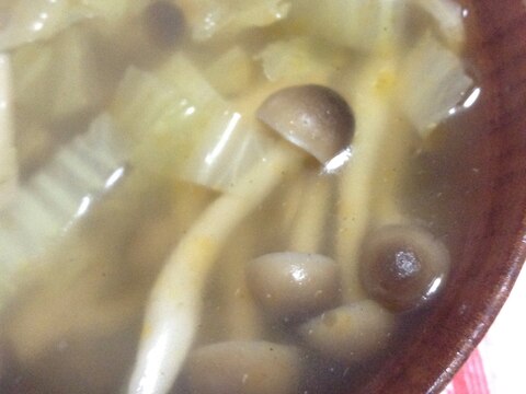 ピリ辛♪白菜ときのこの中華スープ